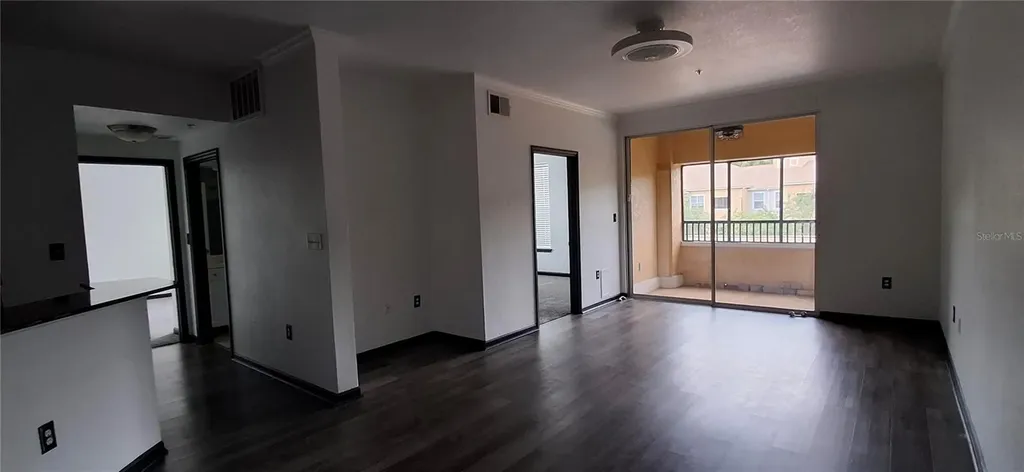 8539 Gate Parkway W Jacksonville FL 32216