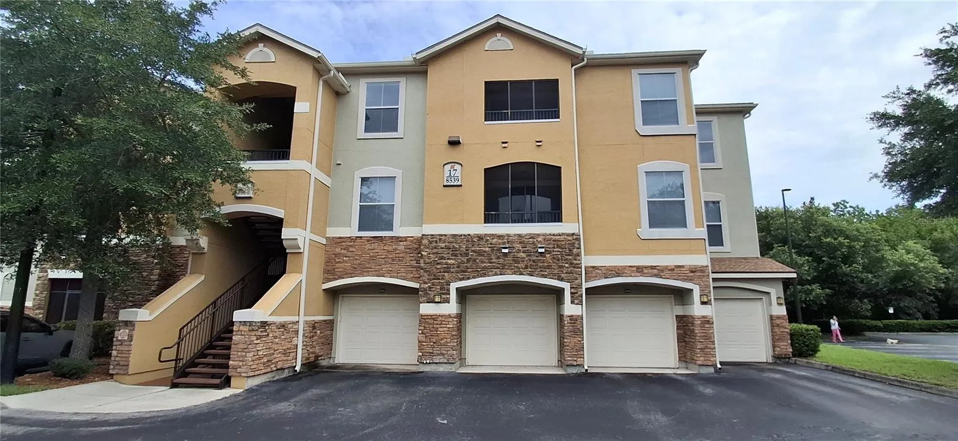 8539 Gate Parkway W Jacksonville FL 32216