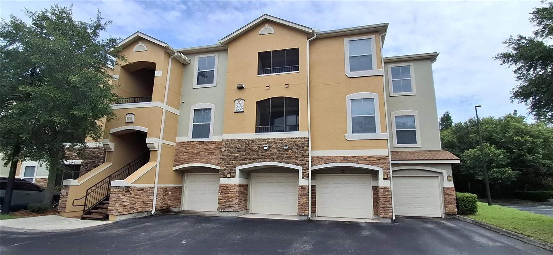 8539 Gate Parkway W Jacksonville FL 32216
