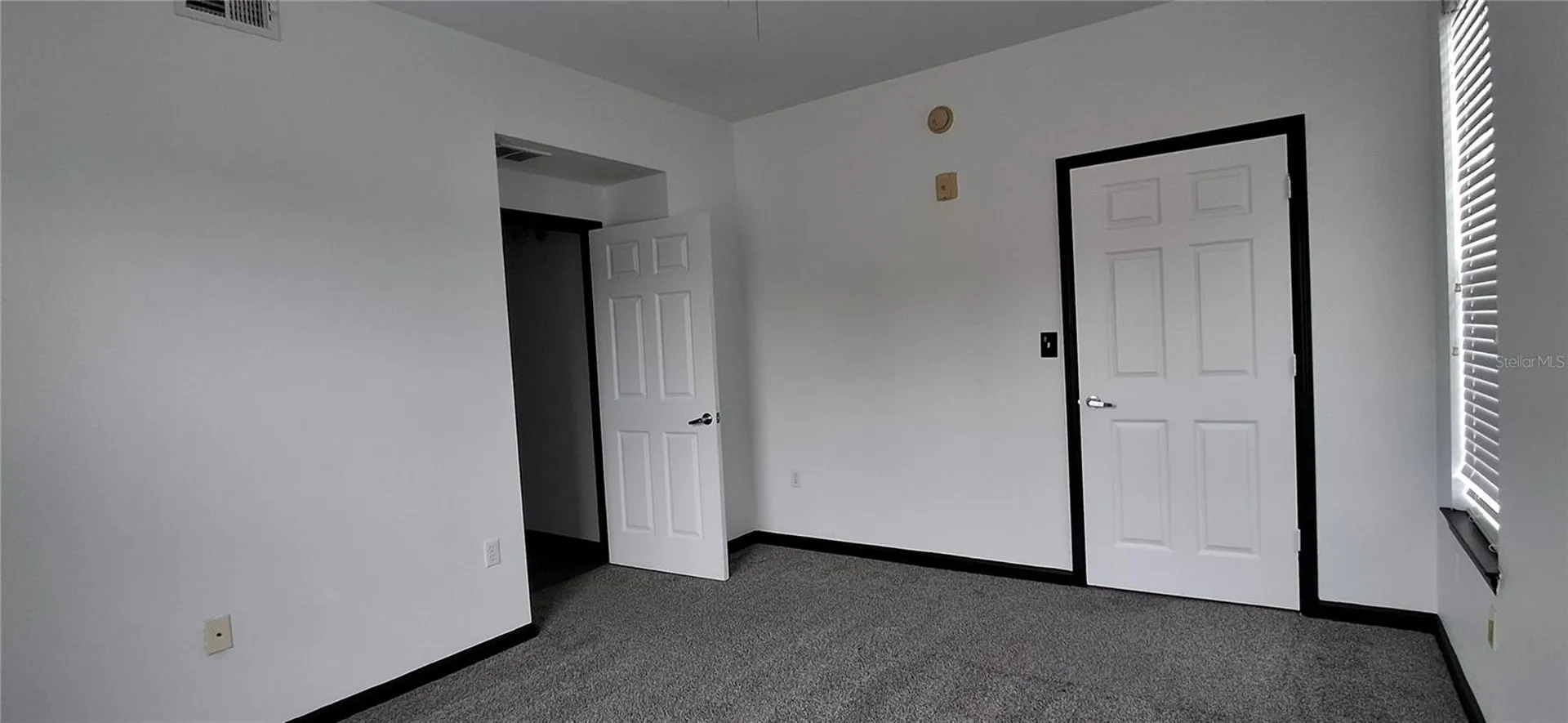 8539 Gate Parkway W Jacksonville FL 32216
