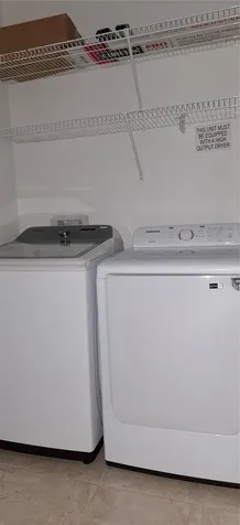 8539 Gate Parkway W Jacksonville FL 32216