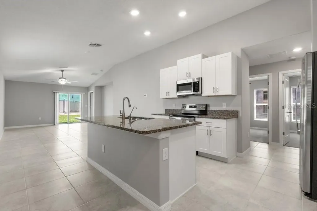 7110 Amelia Cove Court Sun City Center FL 33573