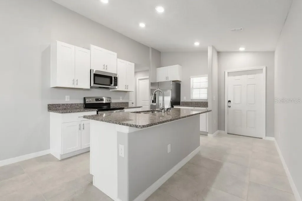 7110 Amelia Cove Court Sun City Center FL 33573