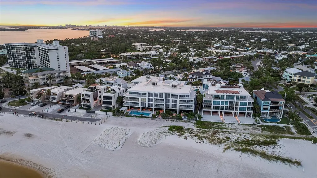 70 Avenida Veneccia Sarasota FL 34242