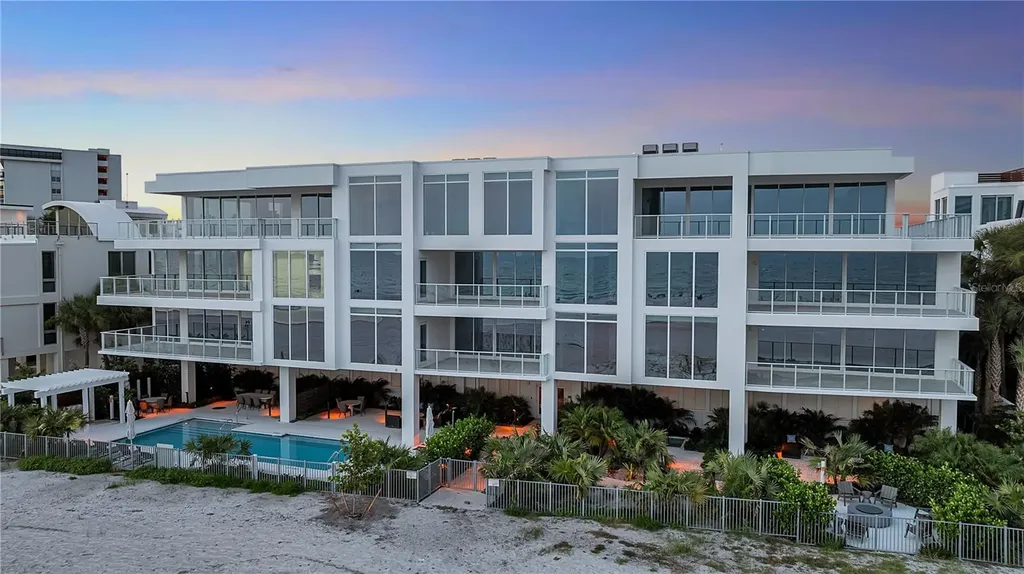 70 Avenida Veneccia Sarasota FL 34242