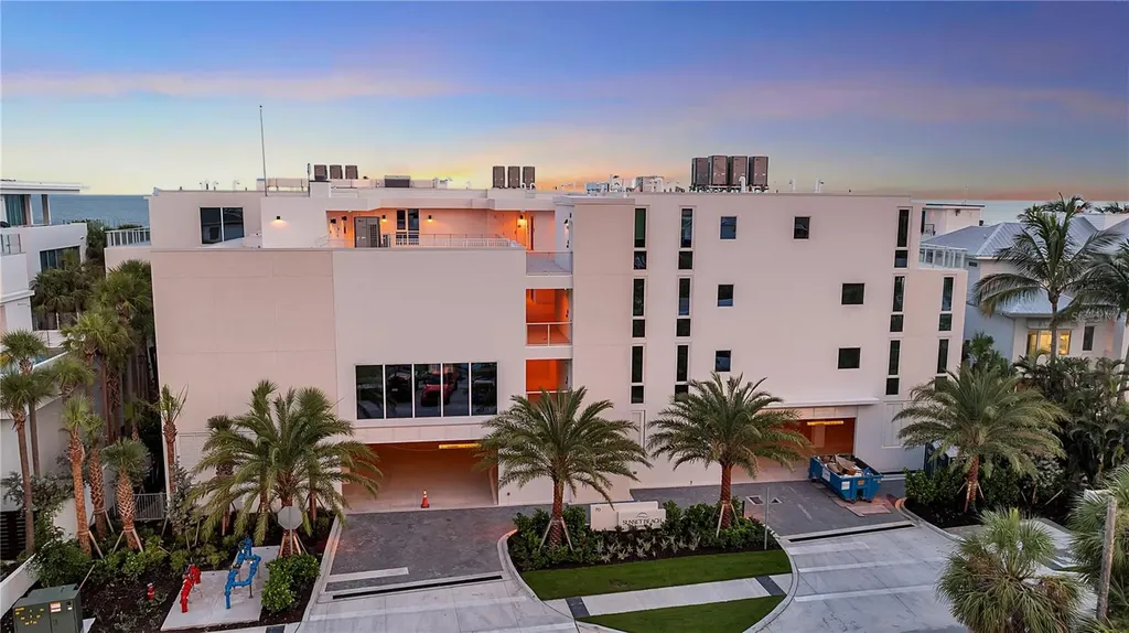 70 Avenida Veneccia Sarasota FL 34242