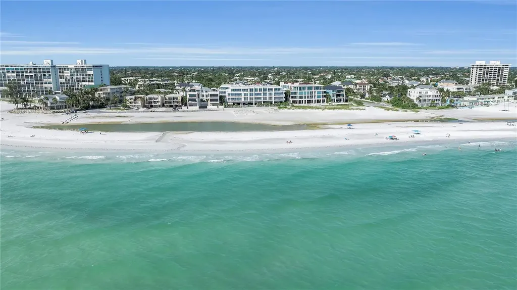70 Avenida Veneccia Sarasota FL 34242