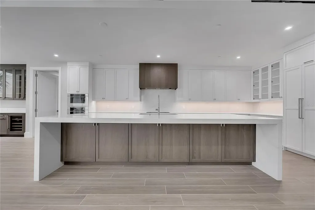 70 Avenida Veneccia Sarasota FL 34242