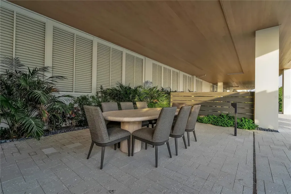 70 Avenida Veneccia Sarasota FL 34242