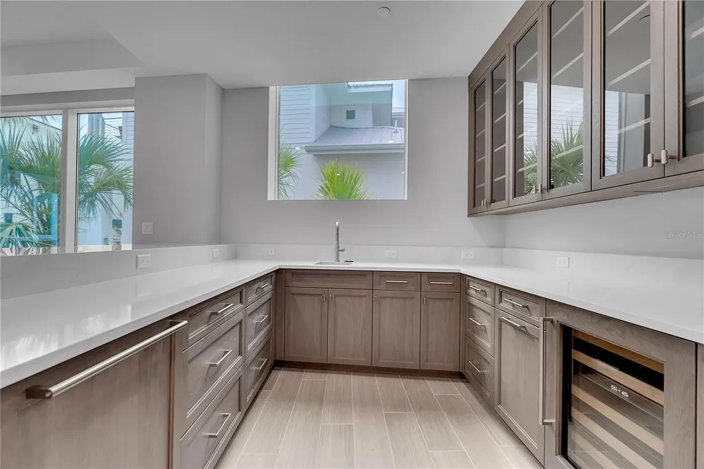70 Avenida Veneccia Sarasota FL 34242