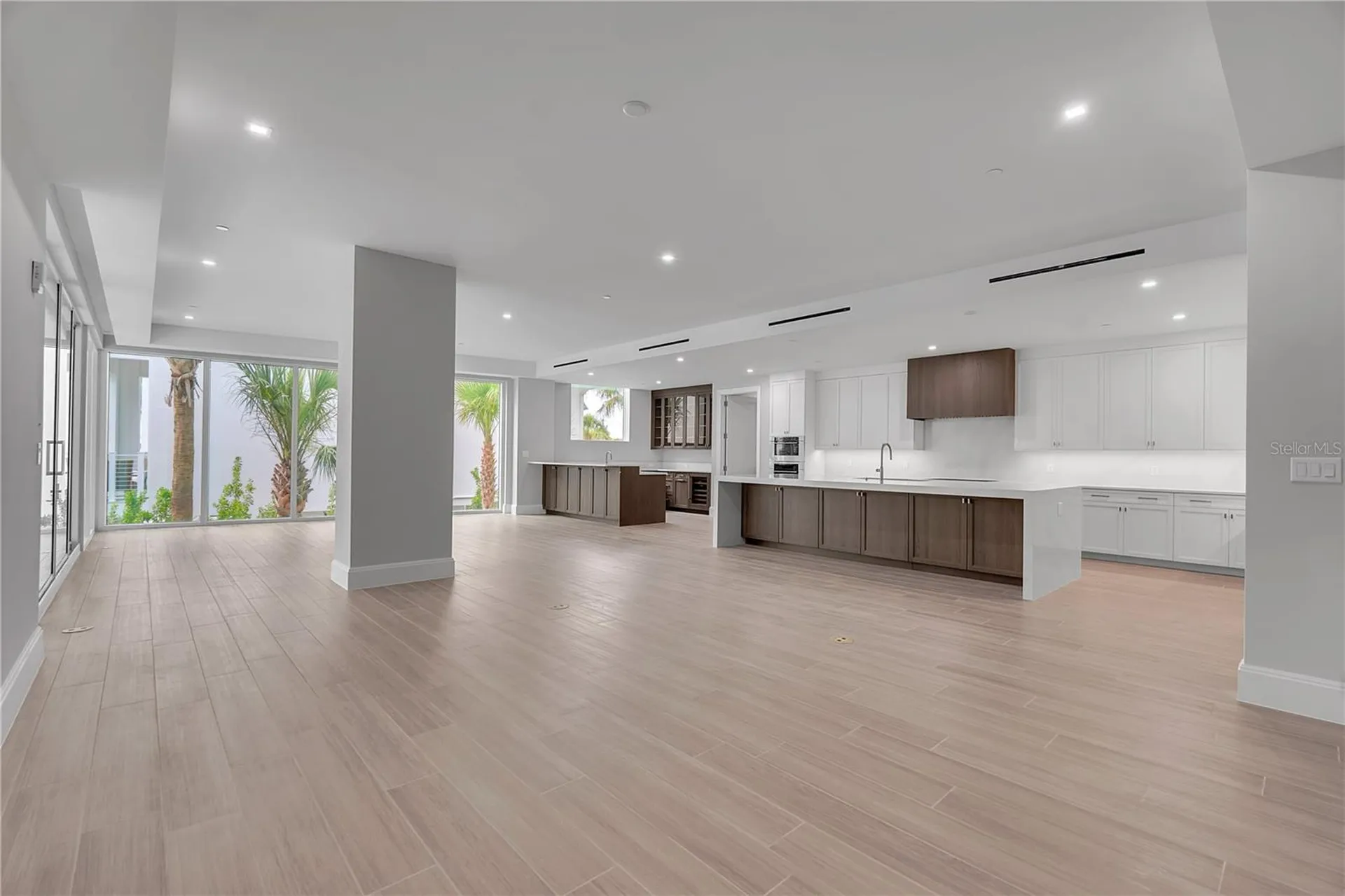 70 Avenida Veneccia Sarasota FL 34242