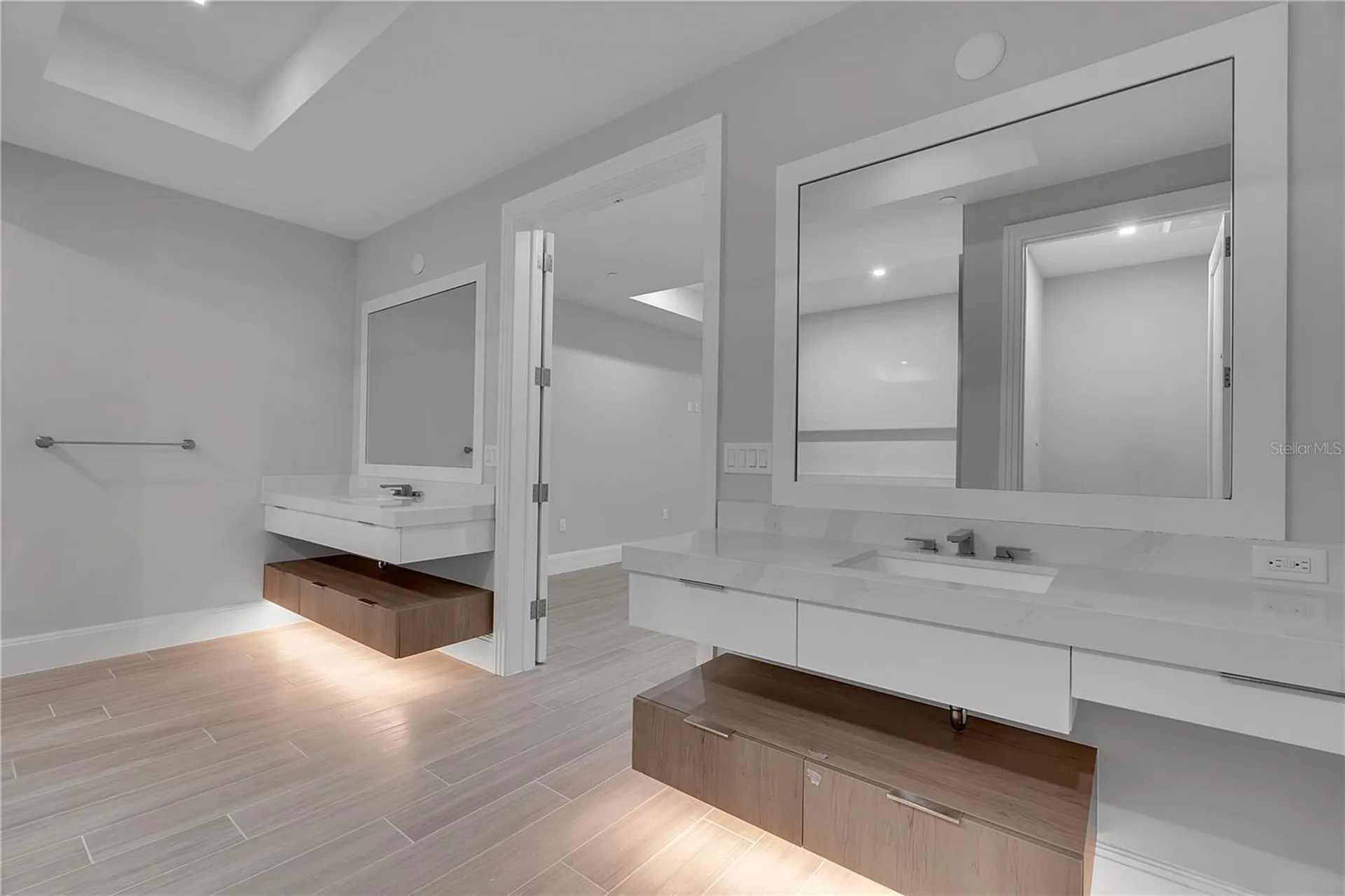 70 Avenida Veneccia Sarasota FL 34242