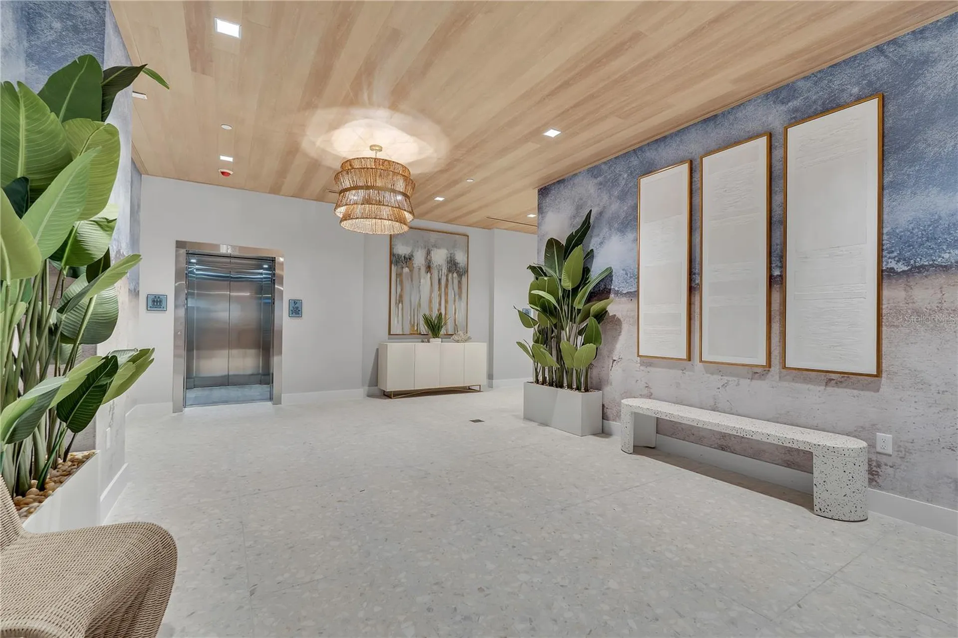 70 Avenida Veneccia Sarasota FL 34242