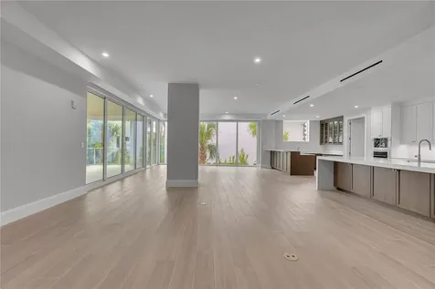 70 Avenida Veneccia Sarasota FL 34242