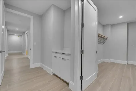 70 Avenida Veneccia Sarasota FL 34242