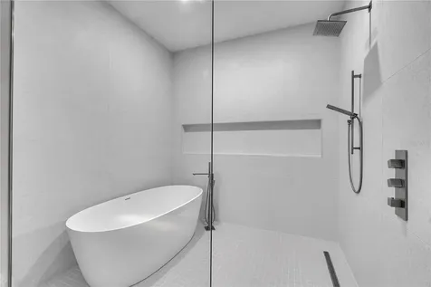 70 Avenida Veneccia Sarasota FL 34242