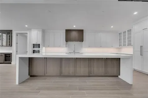 70 Avenida Veneccia Sarasota FL 34242