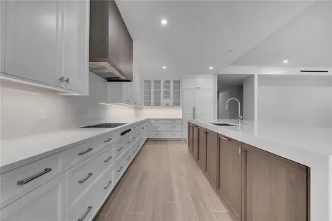 70 Avenida Veneccia Sarasota FL 34242