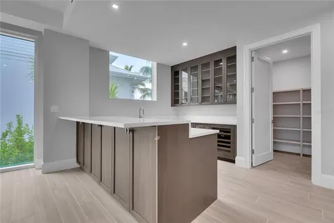 70 Avenida Veneccia Sarasota FL 34242