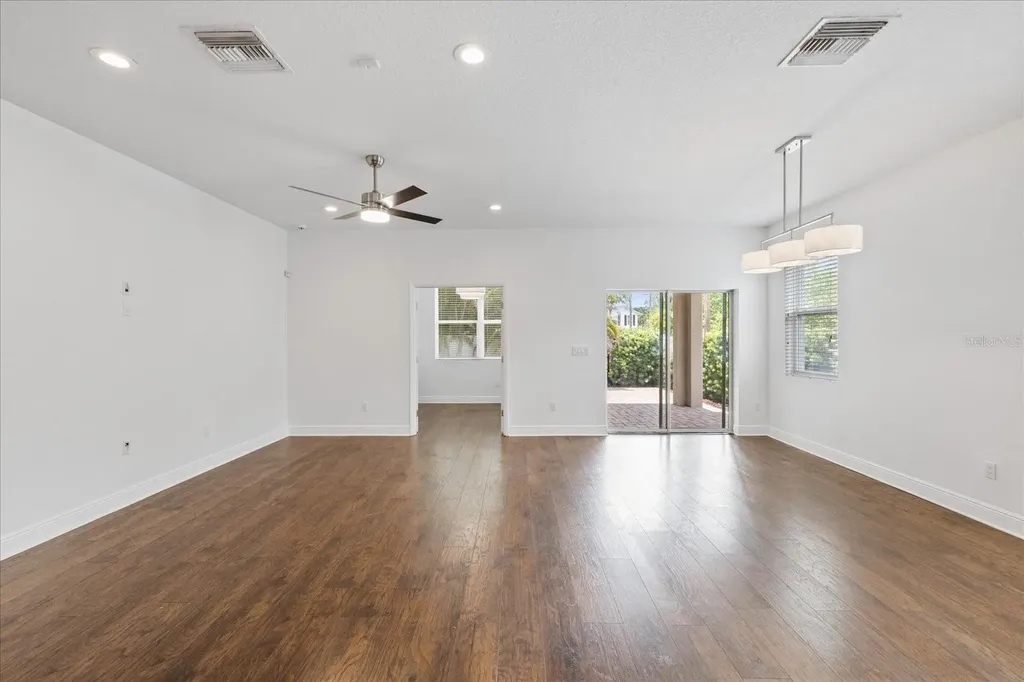 2901 W Collins Street Tampa FL 33607