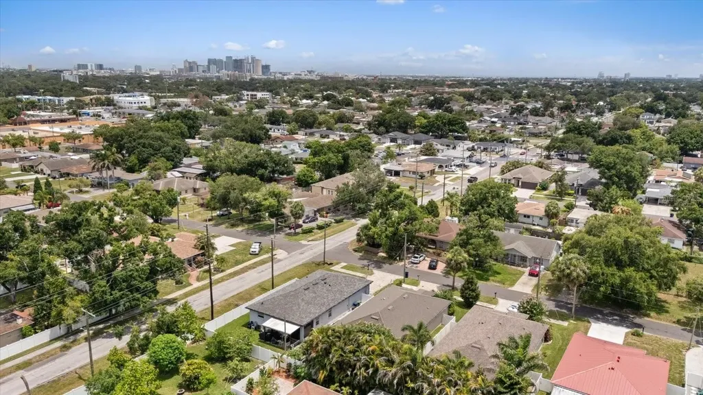 2901 W Collins Street Tampa FL 33607