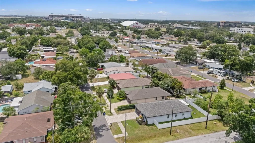 2901 W Collins Street Tampa FL 33607