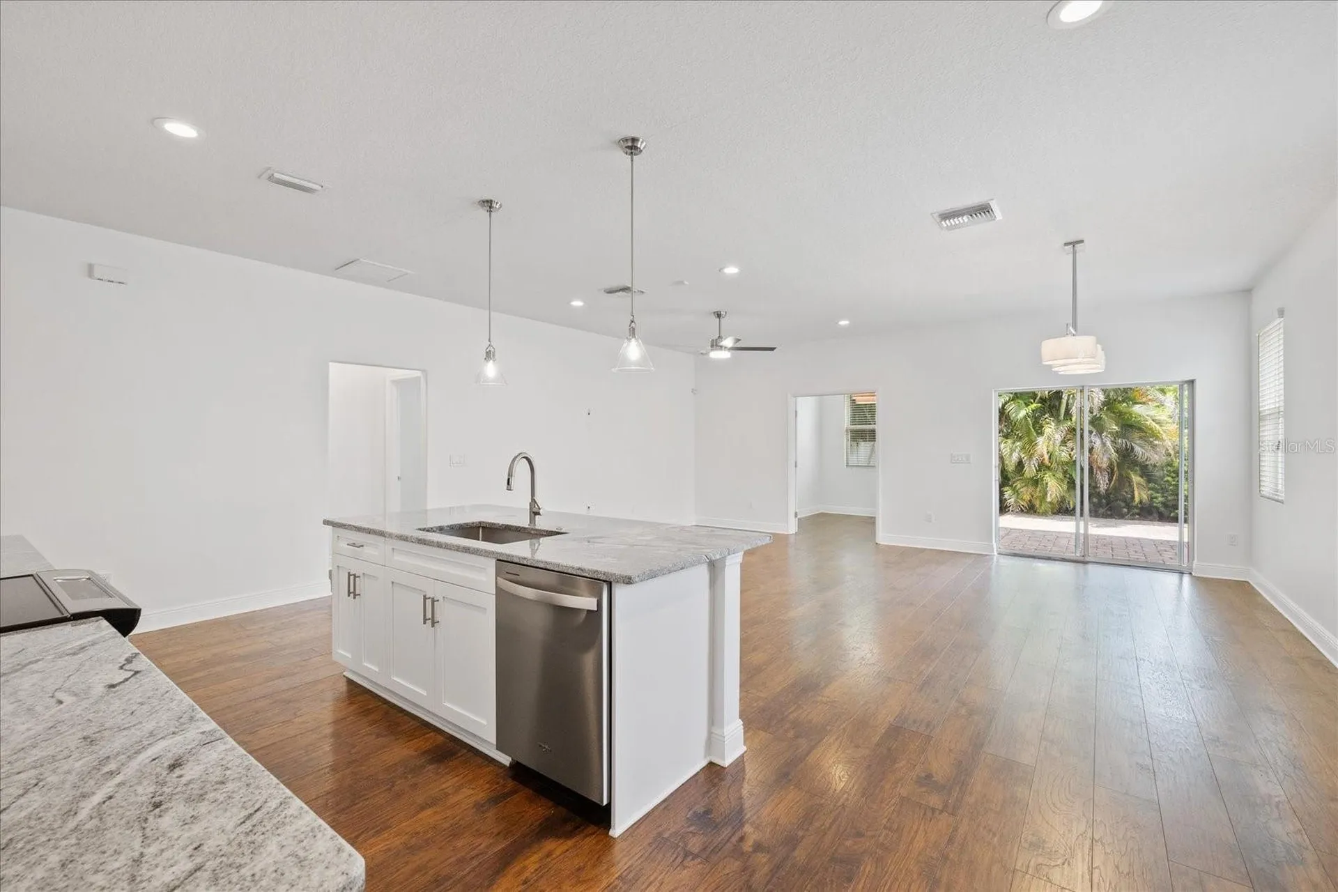 2901 W Collins Street Tampa FL 33607
