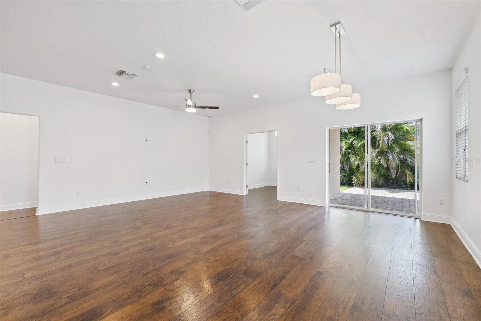 2901 W Collins Street Tampa FL 33607