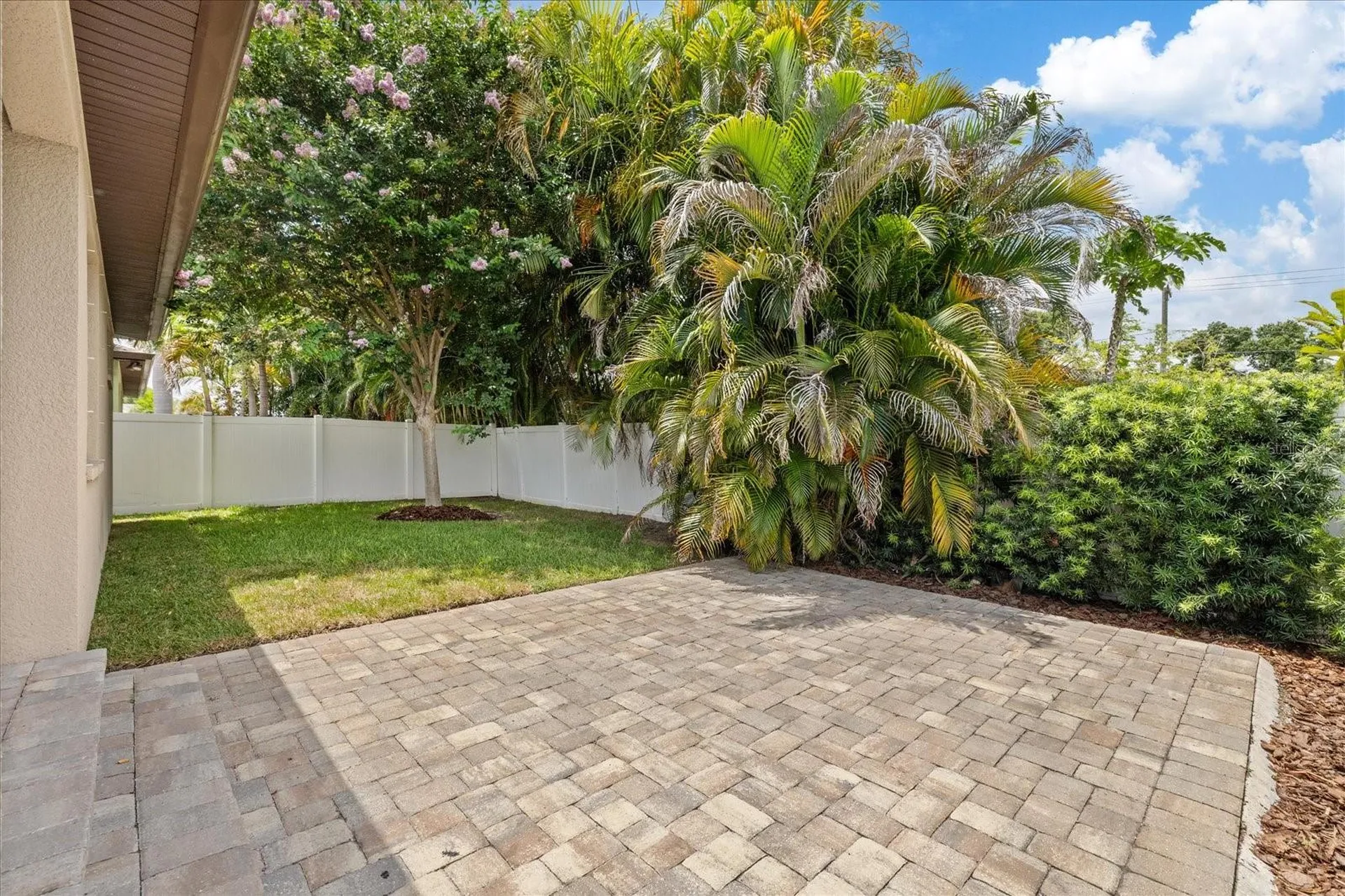 2901 W Collins Street Tampa FL 33607