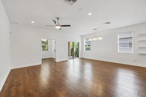 2901 W Collins Street Tampa FL 33607