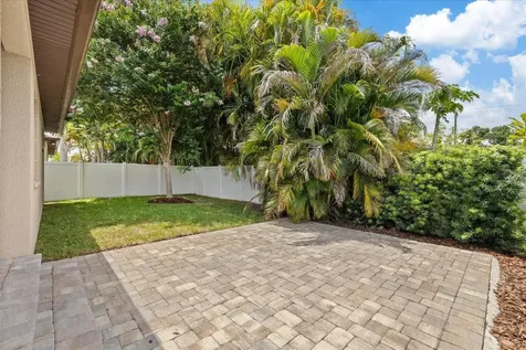 2901 W Collins Street Tampa FL 33607