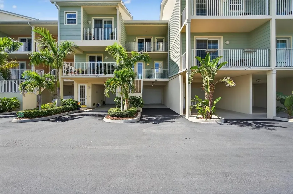 3266 Mangrove Point Drive Ruskin FL 33570
