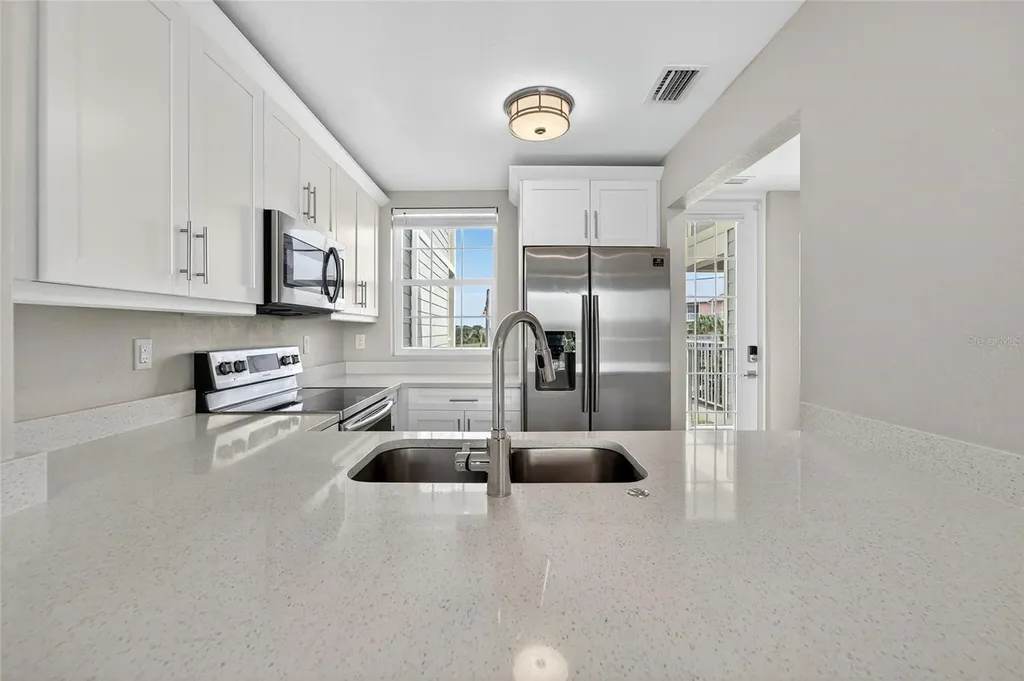 3266 Mangrove Point Drive Ruskin FL 33570