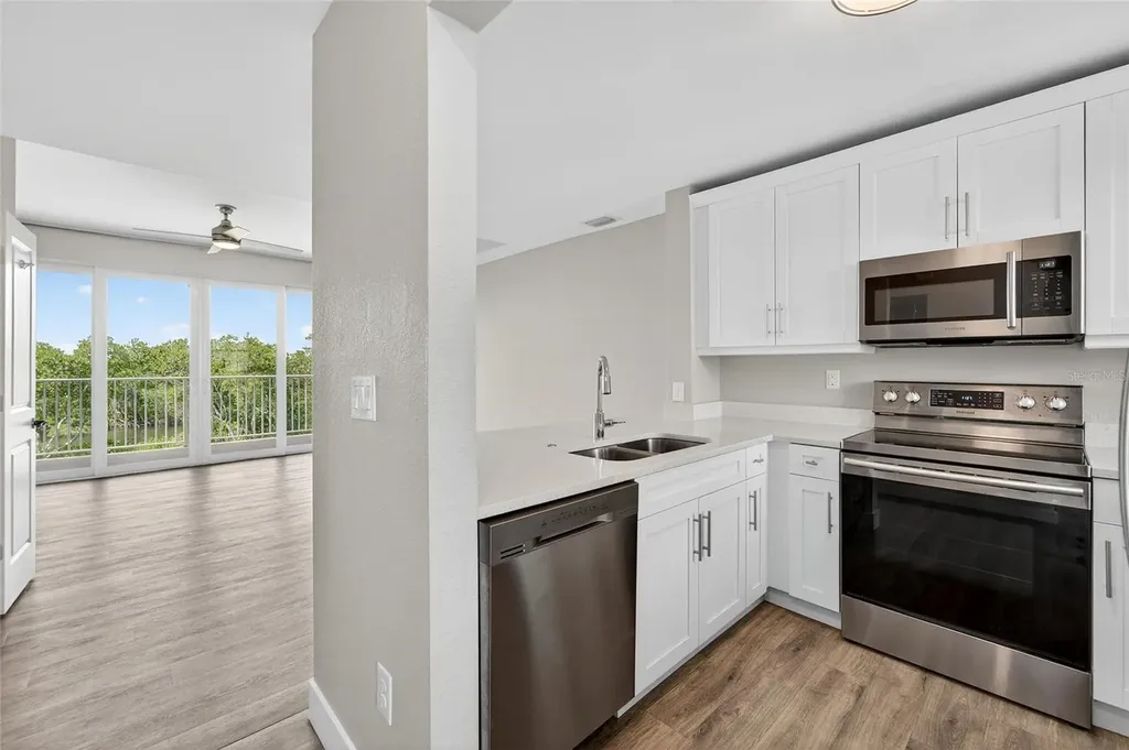 3266 Mangrove Point Drive Ruskin FL 33570