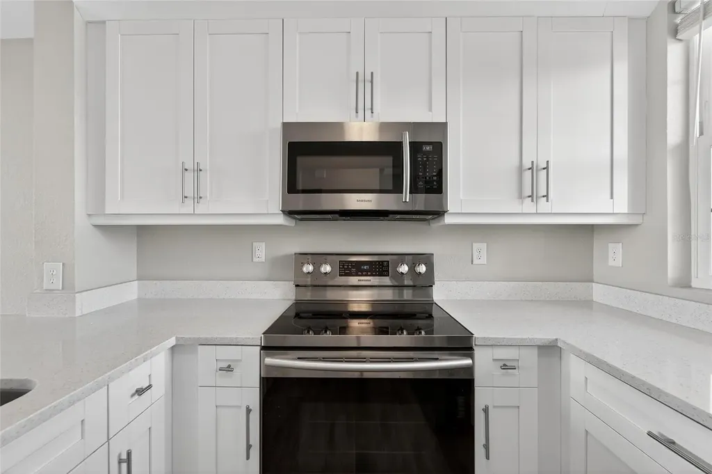 3266 Mangrove Point Drive Ruskin FL 33570