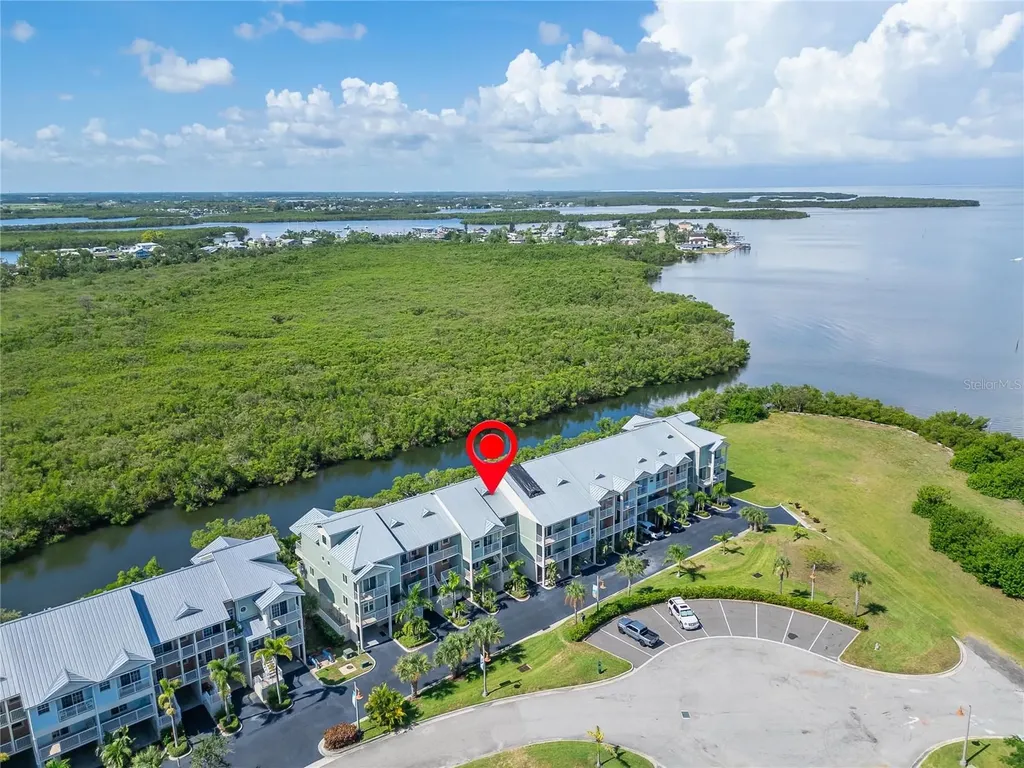 3266 Mangrove Point Drive Ruskin FL 33570