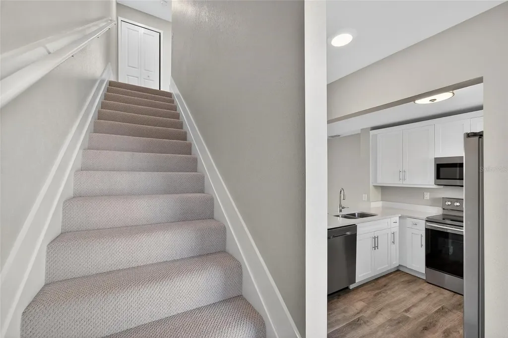 3266 Mangrove Point Drive Ruskin FL 33570