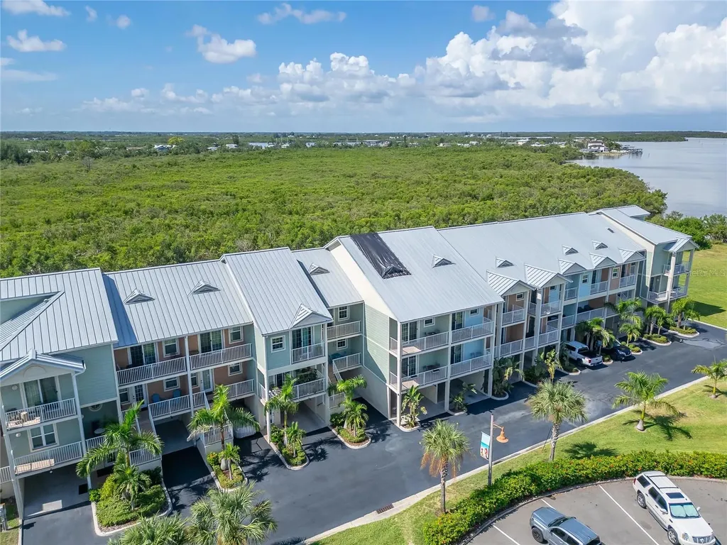 3266 Mangrove Point Drive Ruskin FL 33570