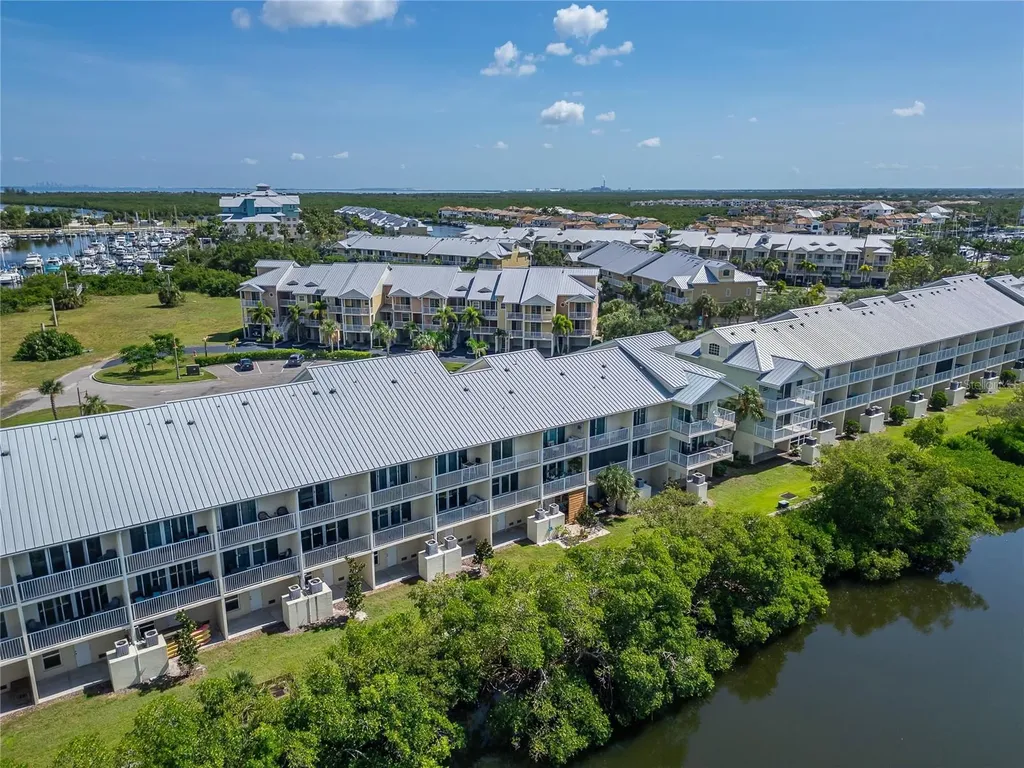 3266 Mangrove Point Drive Ruskin FL 33570