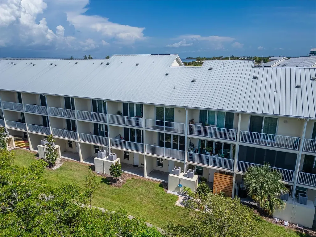 3266 Mangrove Point Drive Ruskin FL 33570