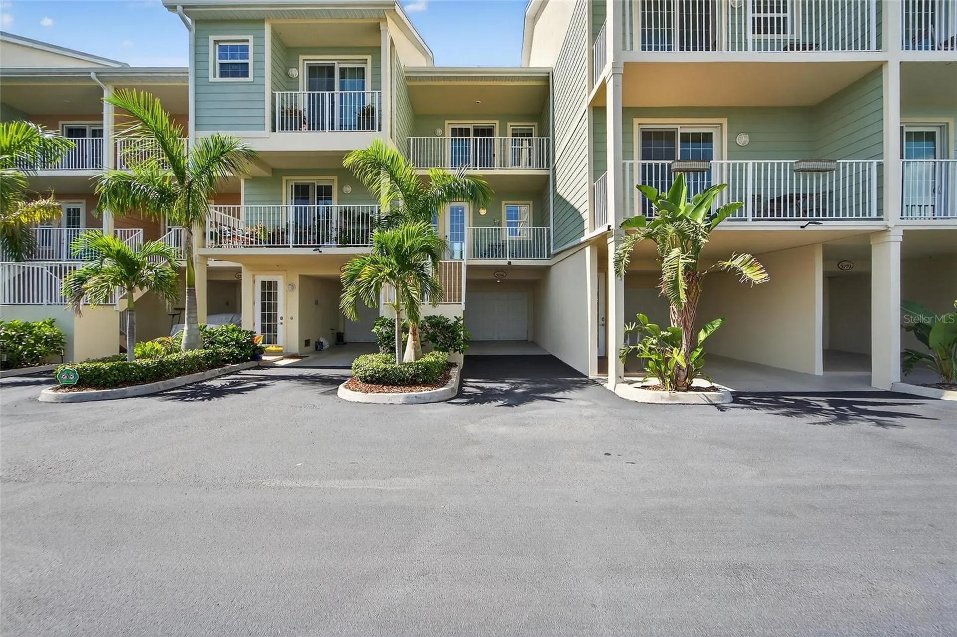 3266 Mangrove Point Drive Ruskin FL 33570
