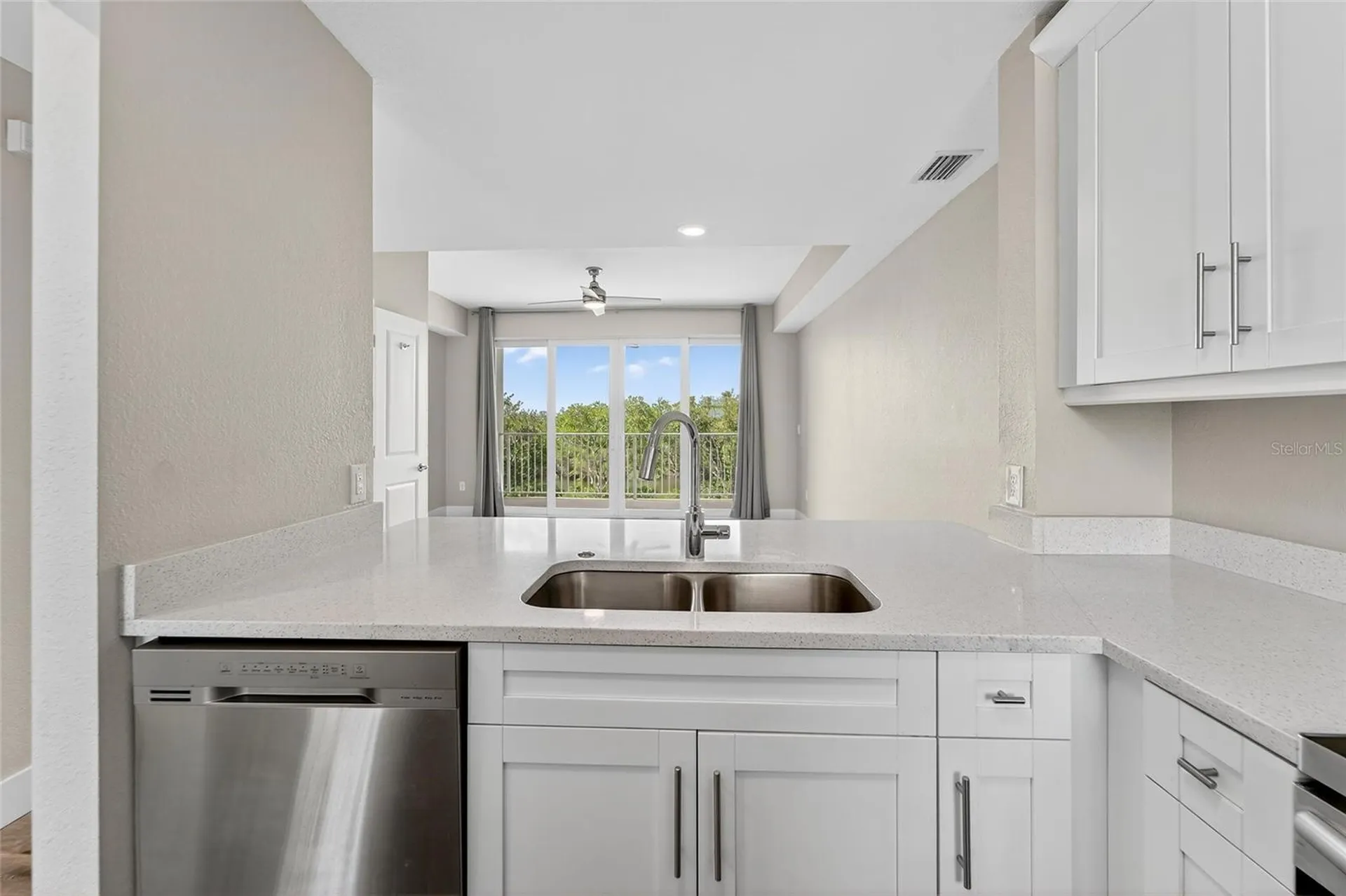 3266 Mangrove Point Drive Ruskin FL 33570