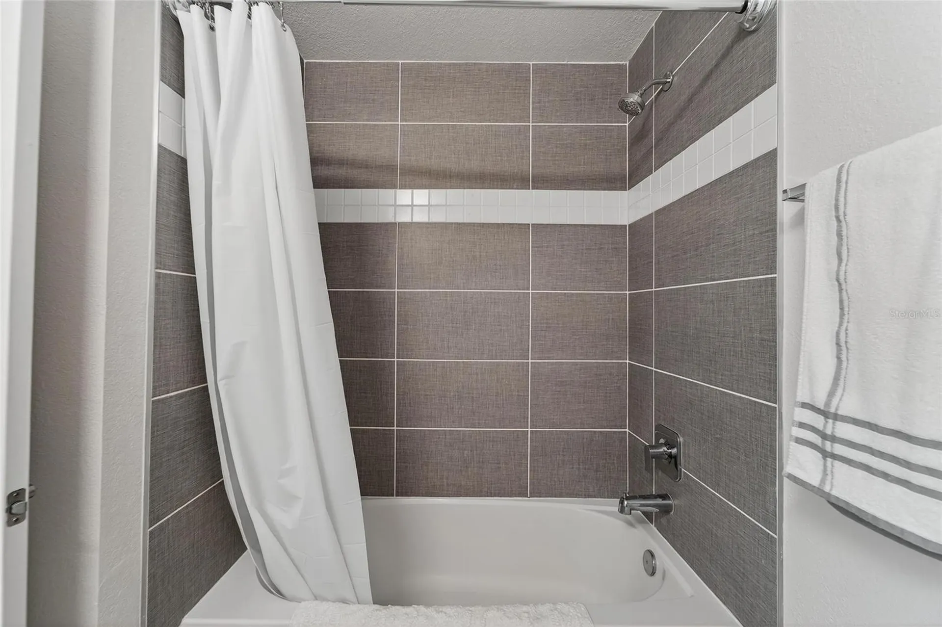 3266 Mangrove Point Drive Ruskin FL 33570