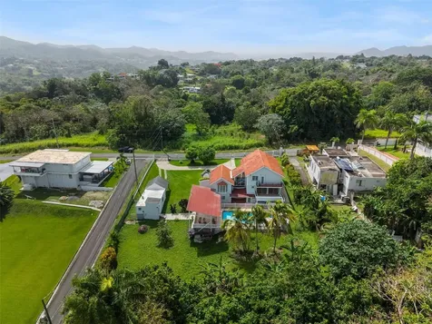 151 Alturas Tejas Las Piedras PR 00771