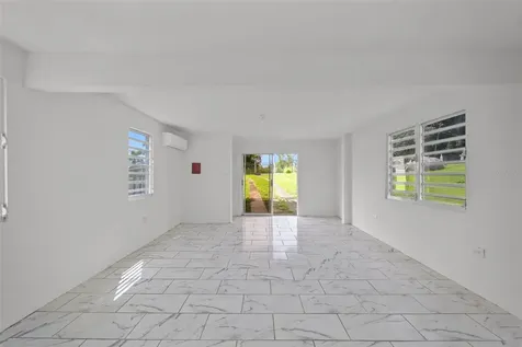 151 Alturas Tejas Las Piedras PR 00771