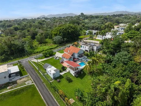 151 Alturas Tejas Las Piedras PR 00771