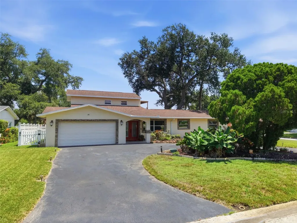 701 58th Avenue S St Petersburg FL 33705