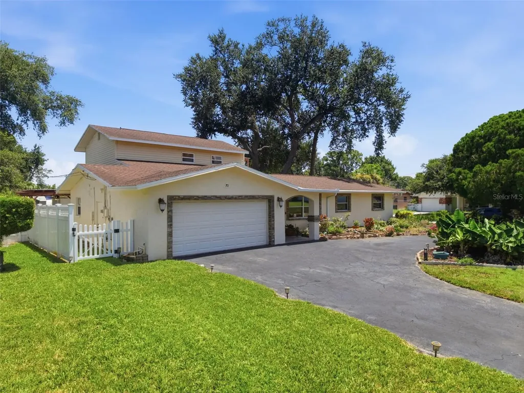 701 58th Avenue S St Petersburg FL 33705