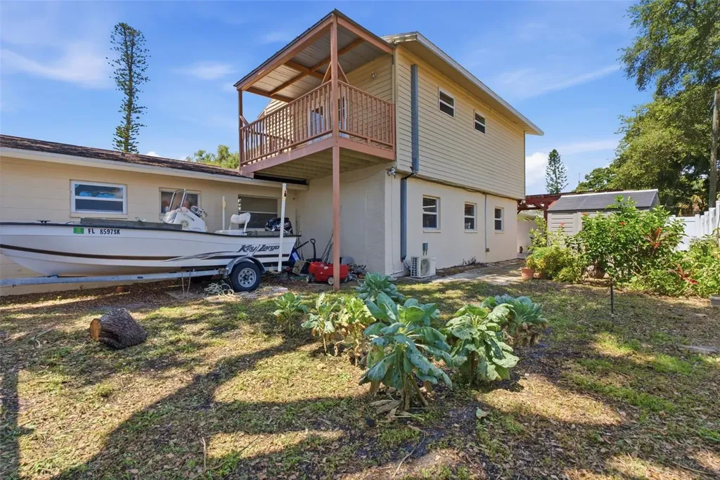 701 58th Avenue S St Petersburg FL 33705