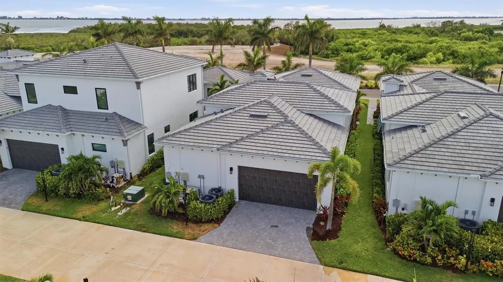 6027 Salt Grass Street Bradenton FL 34210